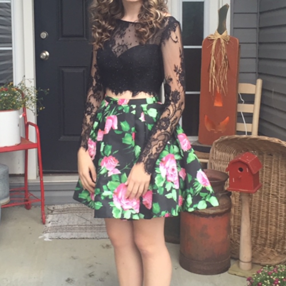 Sherri Hill.